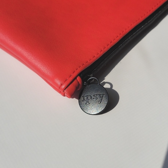 IPSY Red Flower Makeup Cosmetic bag - Picture 2 of 4